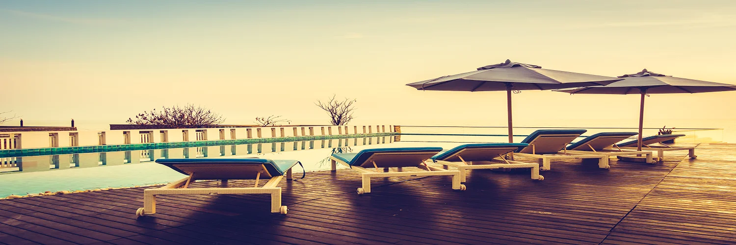 beautiful-luxury-swimming-pool 1 (3) (1).webp